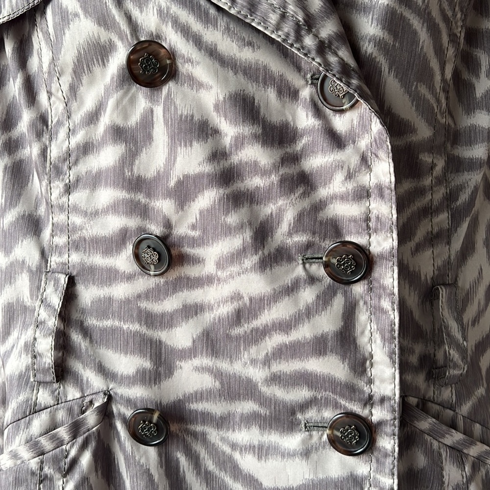 Jessica SIMPSON Tan and Grey Animal Print Cropped Rain Jacket Medium - Picture 7 of 15
